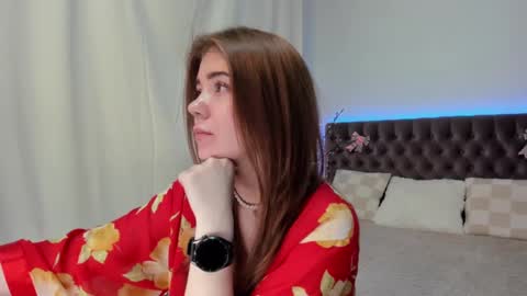 Ella Mayers online show from February 4, 3:33 am