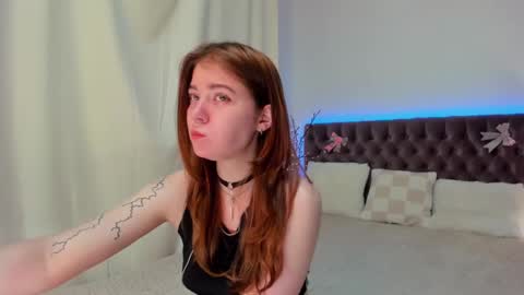 Ella Mayers online show from February 21, 10:04 pm