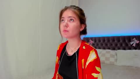 Ella Mayers online show from March 9, 3:43 am