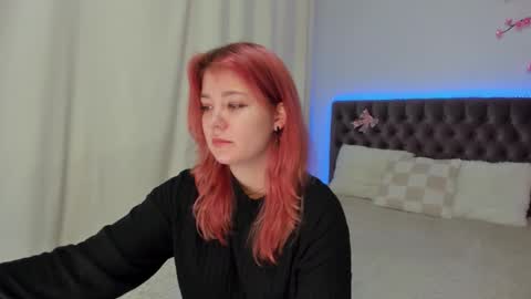 Ella Mayers online show from October 27, 1:59 pm