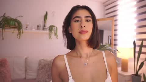 ELLA OWEN online show from April 1, 2:25 pm