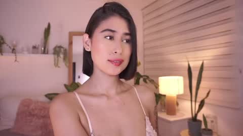 Snapshot of ella_owen chatting on April 18, 5:28 pm ELLA OWEN online show from April 18, 5:28 pm