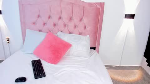 Snapshot of ella_owen1 chatting on March 28, 1:00 pm Ella online show from March 28, 1:00 pm