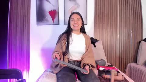 Snapshot of ella_rouse1 chatting on February 14, 4:04 pm ella rouse online show from February 14, 4:04 pm