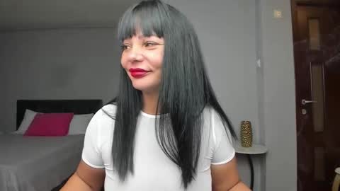 Ella online show from November 21, 6:39 pm