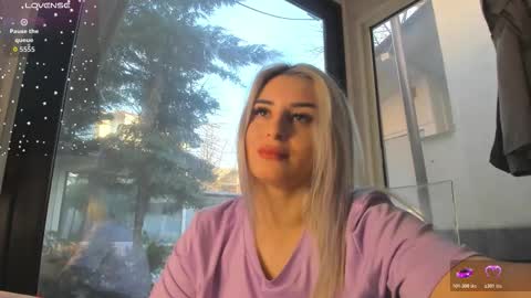 ella_vee online show from March 4, 5:57 am