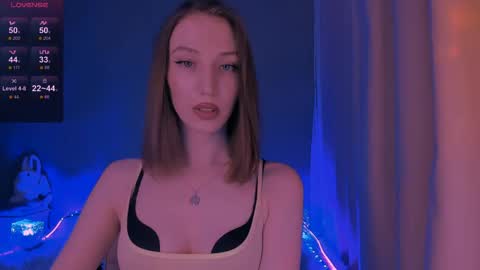 ellaamber online show from March 6, 1:02 am