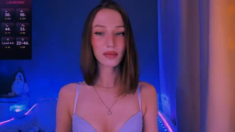 ellaamber online show from May 4, 10:11 am