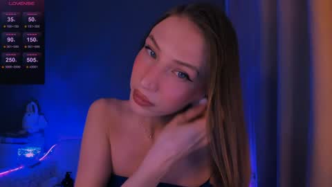 ellaamber online show from May 7, 3:28 pm