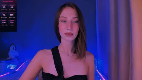 ellaamber online show from May 19, 1:56 am