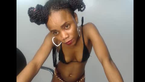 ella online show from October 10, 7:02 pm