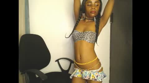 ella online show from May 20, 5:35 am