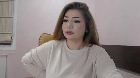 Ella online show from March 29, 3:39 am