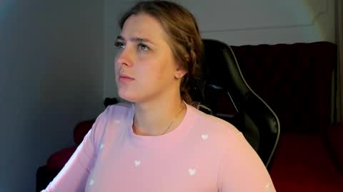 EllaBells online show from March 31, 5:41 am