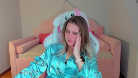 EllaBells online show from April 1, 1:41 pm