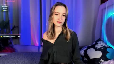 Ella online show from December 21, 1:40 pm