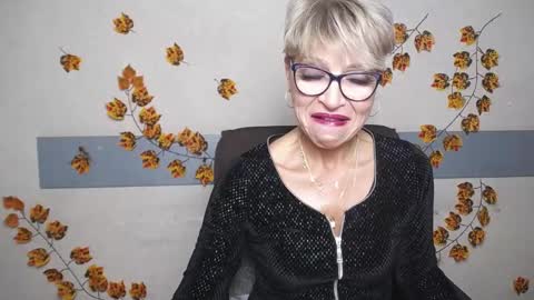 EllaBonito online show from December 11, 6:25 am