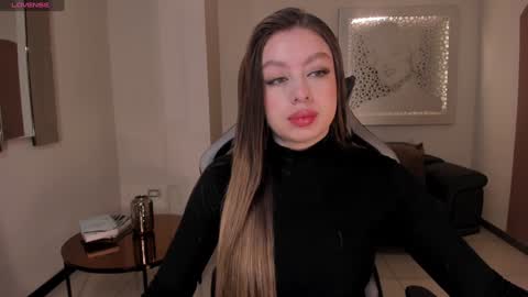 EllaClark online show from January 5, 11:04 am