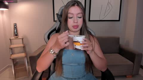 EllaClark online show from January 17, 6:54 pm