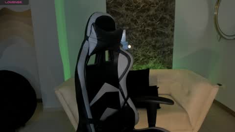 EllaClark online show from February 2, 5:04 pm