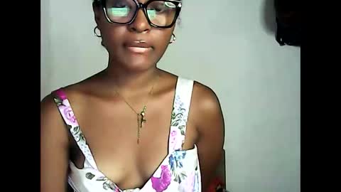 ellah245 online show from March 25, 7:20 pm