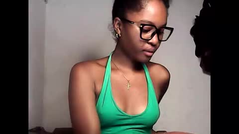 ellah245 online show from May 3, 12:22 pm