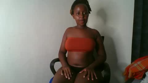 Snapshot of ellah_simone chatting on May 17, 12:08 am ellah-simone online show from May 17, 12:08 am