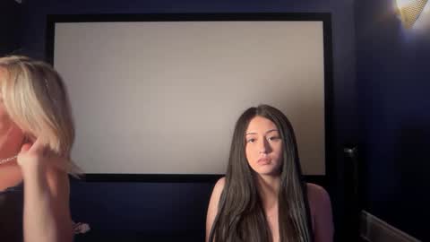 Snapshot of ellaharperr1 chatting on October 4, 7:34 pm ellaharperr1 online show from October 4, 7:34 pm
