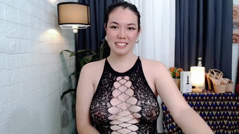 Snapshot of ellahollywood1818 chatting on April 8, 1:16 am CINDERELLA online show from April 8, 1:16 am