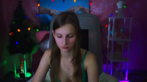 Snapshot of ellahorton chatting on January 7, 2:51 pm Ella online show from January 7, 2:51 pm