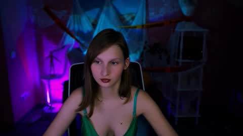 Ella online show from November 1, 1:02 pm