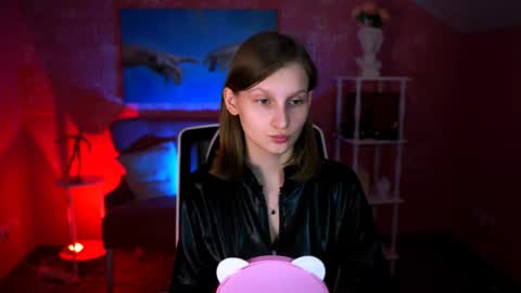 Ella online show from April 19, 3:00 pm