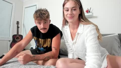 Snapshot of ellajadeexx chatting on April 2, 7:39 am ellaaaa online show from April 2, 7:39 am