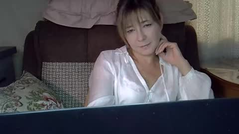 ellajohnsonx online show from October 19, 12:06 pm