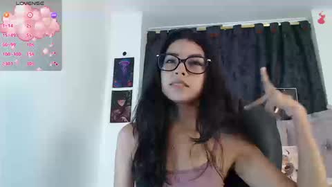 Snapshot of ellajonz chatting on September 24, 10:35 pm Ella Amoneth online show from September 24, 10:35 pm