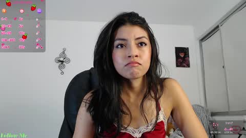 Snapshot of ellajonz chatting on June 6, 3:44 am Ella Amoneth online show from June 6, 3:44 am