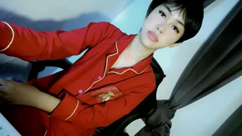 Snapshot of ellaliciousss chatting on April 14, 9:32 pm ella online show from April 14, 9:32 pm