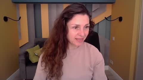 EllaLongs online show from April 1, 11:33 am