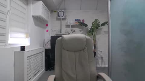            online show from September 28, 8:09 am