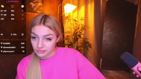 Snapshot of ellamilla chatting on January 13, 5:33 am ellamilla online show from January 13, 5:33 am