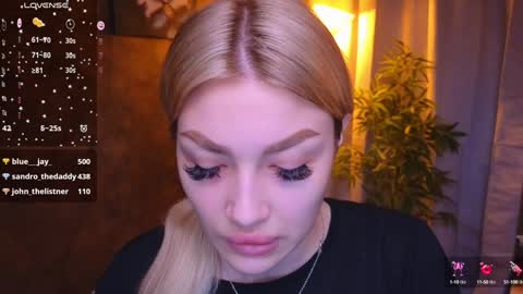 Snapshot of ellamilla chatting on January 20, 5:37 am ellamilla online show from January 20, 5:37 am