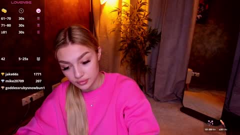 Snapshot of ellamilla chatting on January 23, 11:58 am ellamilla online show from January 23, 11:58 am