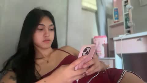 ELLA online show from May 8, 2:06 am