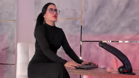  ella  online show from January 10, 11:23 am