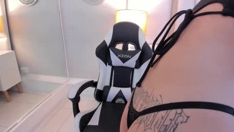 Snapshot of ellasanders chatting on March 7, 2:30 am Ella Sanders online show from March 7, 2:30 am