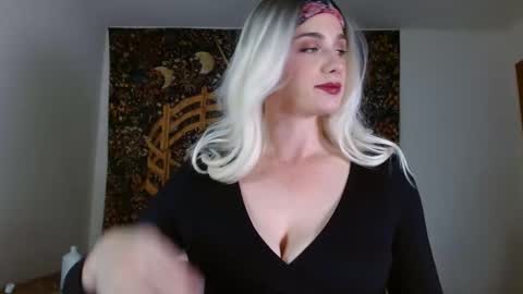 Ella Sibyl online show from September 15, 5:35 pm