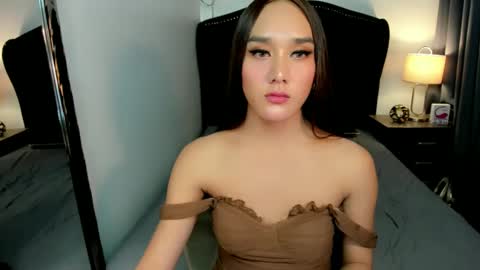 Snapshot of ellats_18 chatting on December 27, 5:52 am Sophia online show from December 27, 5:52 am