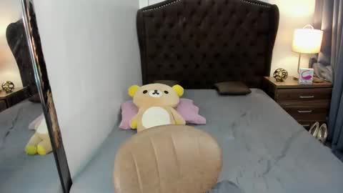 Snapshot of ellats_18 chatting on January 21, 10:30 am Sophia online show from January 21, 10:30 am