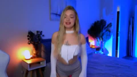 Ella online show from May 1, 5:56 am