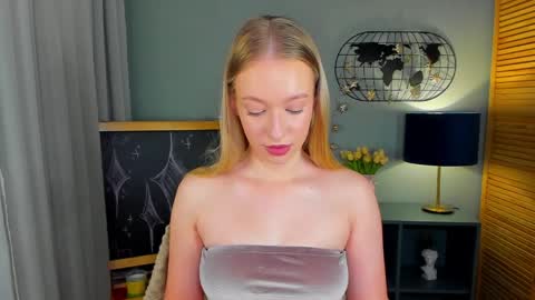 elldiana online show from April 2, 1:25 am